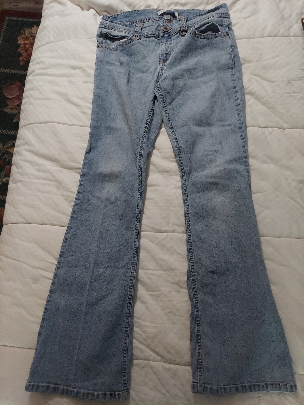 No Boundaries Women’s Light Wash Blue Jeans Stretch - Classic Flare
